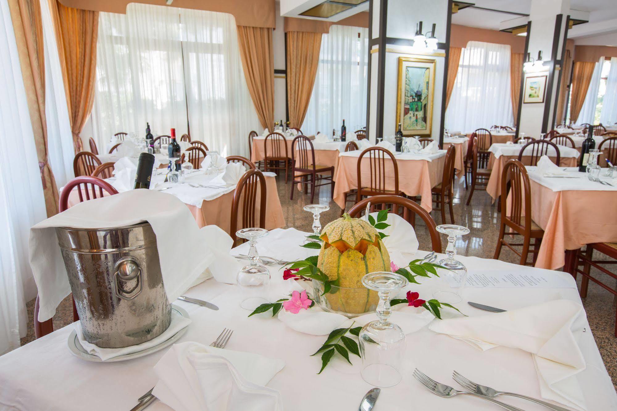 Hotel Mediterraneo Vieste Eksteriør bilde